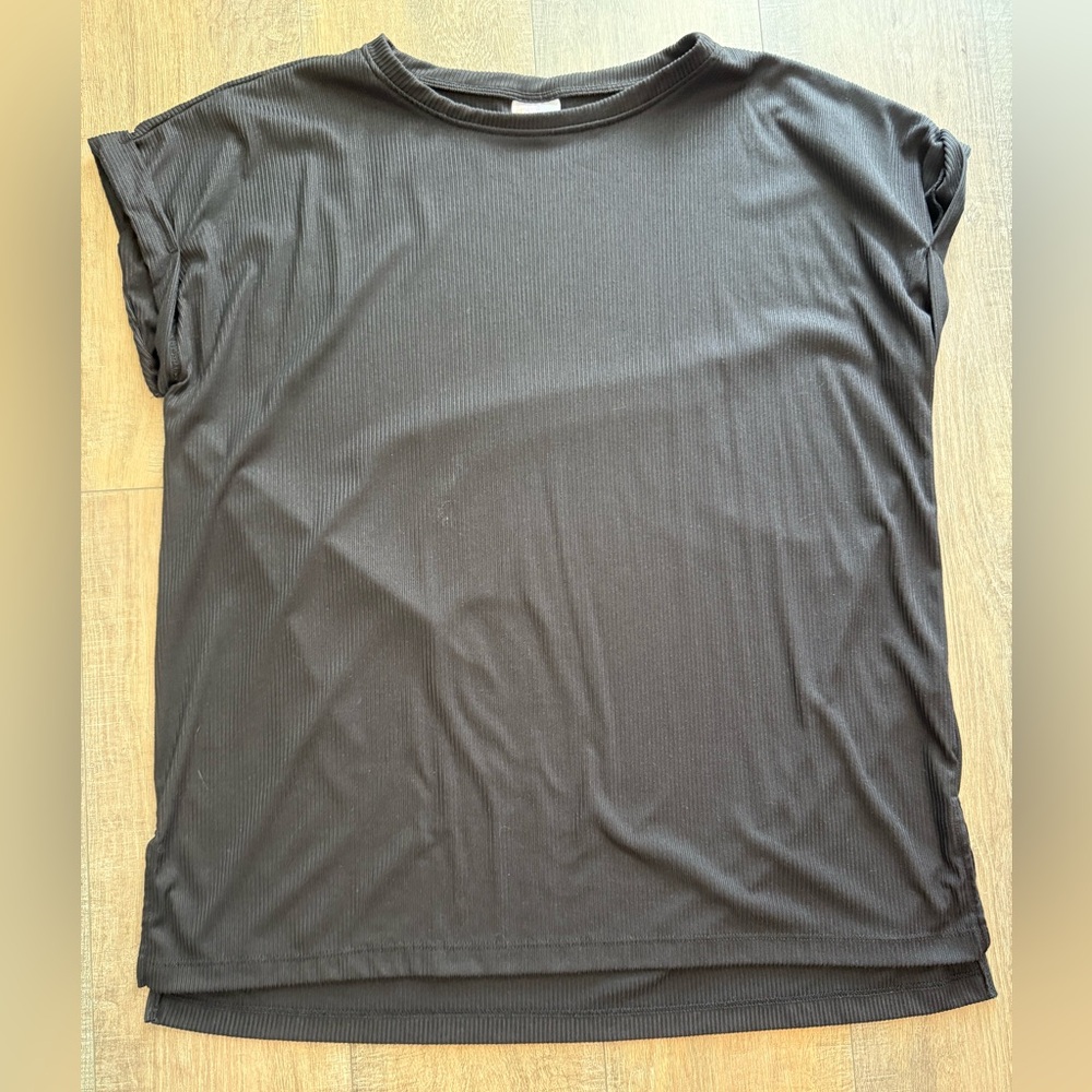 LuLaRoe Leah Black Short Sleeve Women's Top